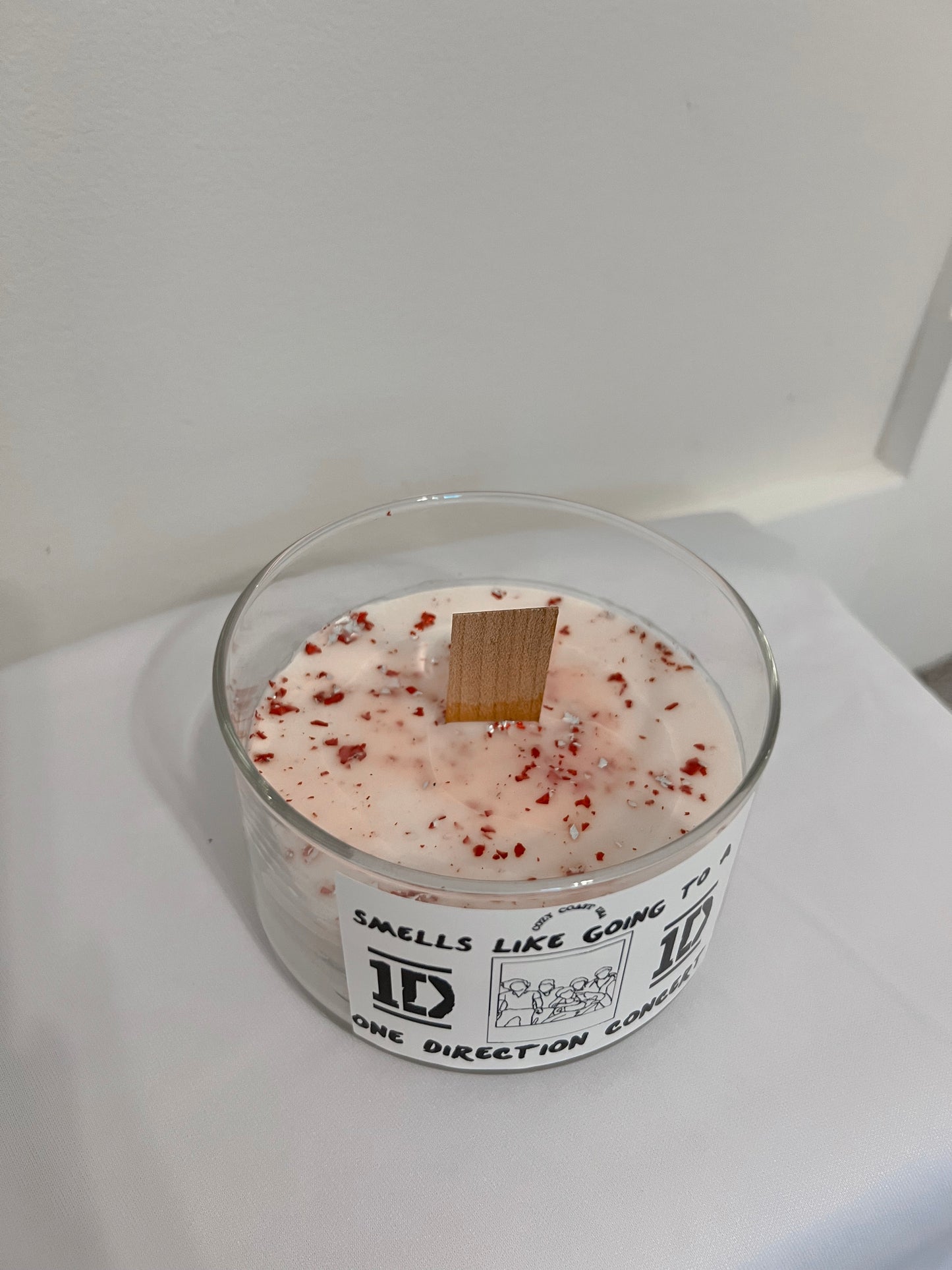 smells like a one direction concert candle